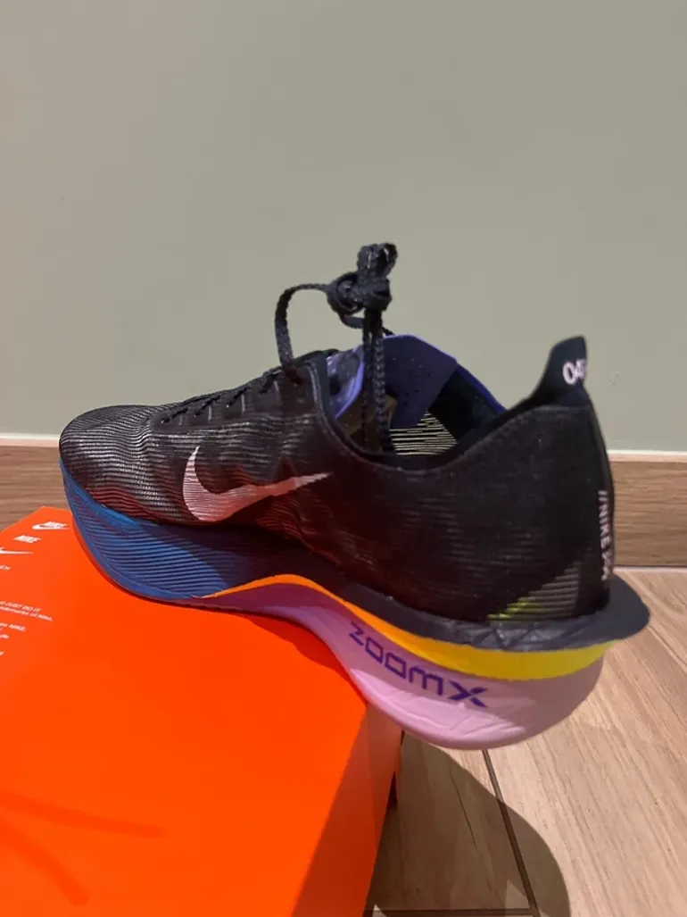 Used Nike ZoomX Vaporfly Next%4 bike — image 7 of 10