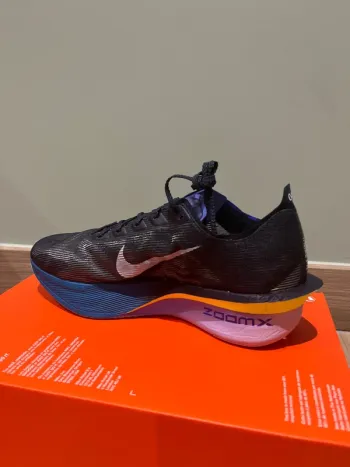 Used Nike ZoomX Vaporfly Next%4 bike — image 2 of 10