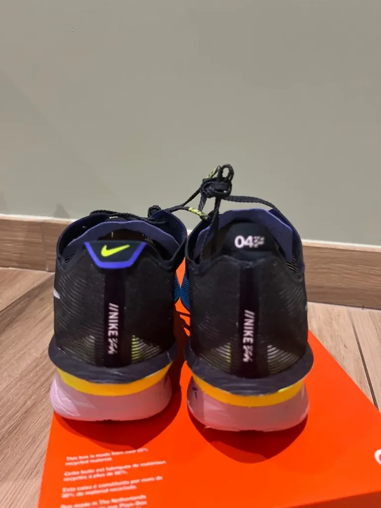 Used Nike ZoomX Vaporfly Next%4 bike — image 4 of 10