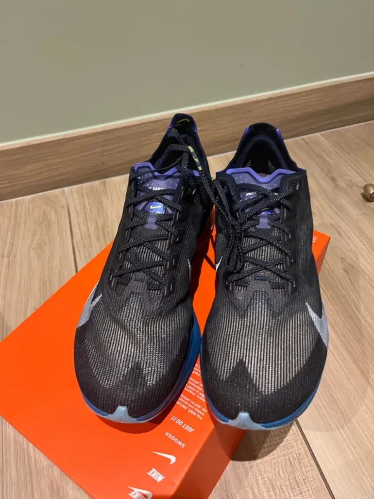 Used Nike ZoomX Vaporfly Next%4 bike — image 9 of 10