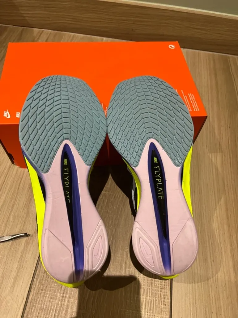 Used Nike ZoomX Vaporfly Next%4 bike — image 10 of 10