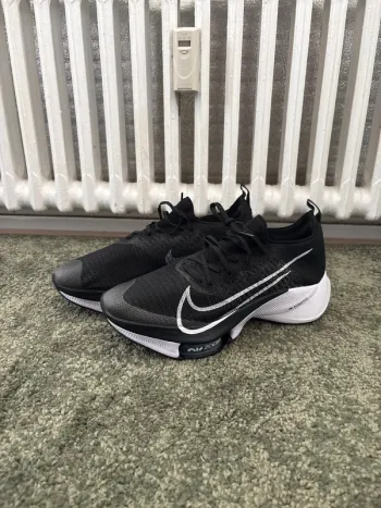 Použité Nike Air Zoom Tempo Next% Running Shoes