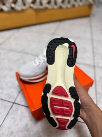 Used Nike Zoom X Vomero 18 bike — image 2 of 9