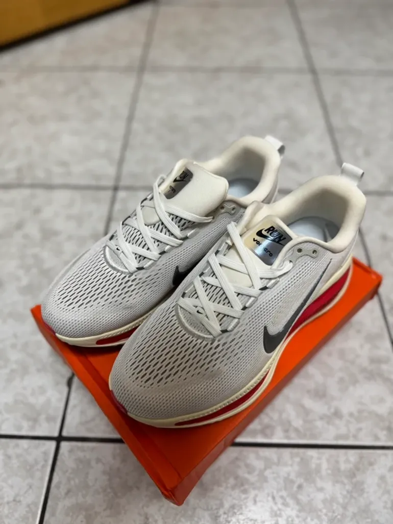 Used Nike Zoom X Vomero 18 bike — image 7 of 9