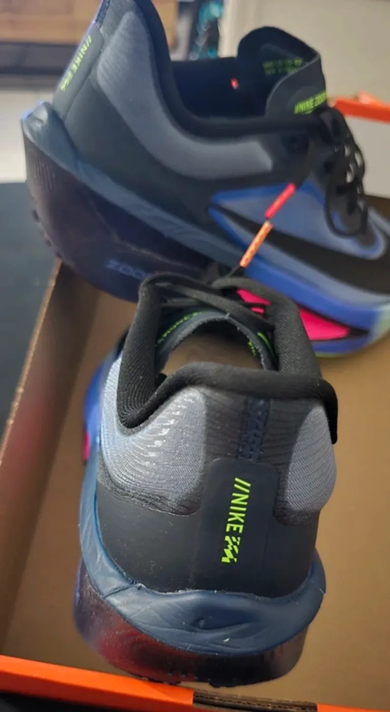 Używany Nike Zoom Fly 6 bike — zdjęcie 3 z 5