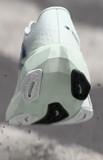 Käytetty New Balance FuelCell Rebel v4 bike — kuva 2 / 9