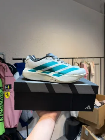 Käytetty Adidas Adizero EVO SL Running Shoes