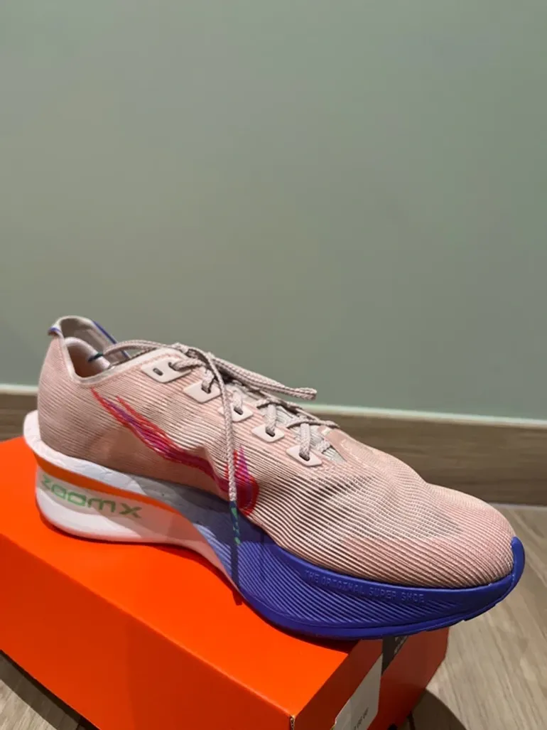 Used Nike ZoomX Vaporfly Next%4 bike — image 5 of 8