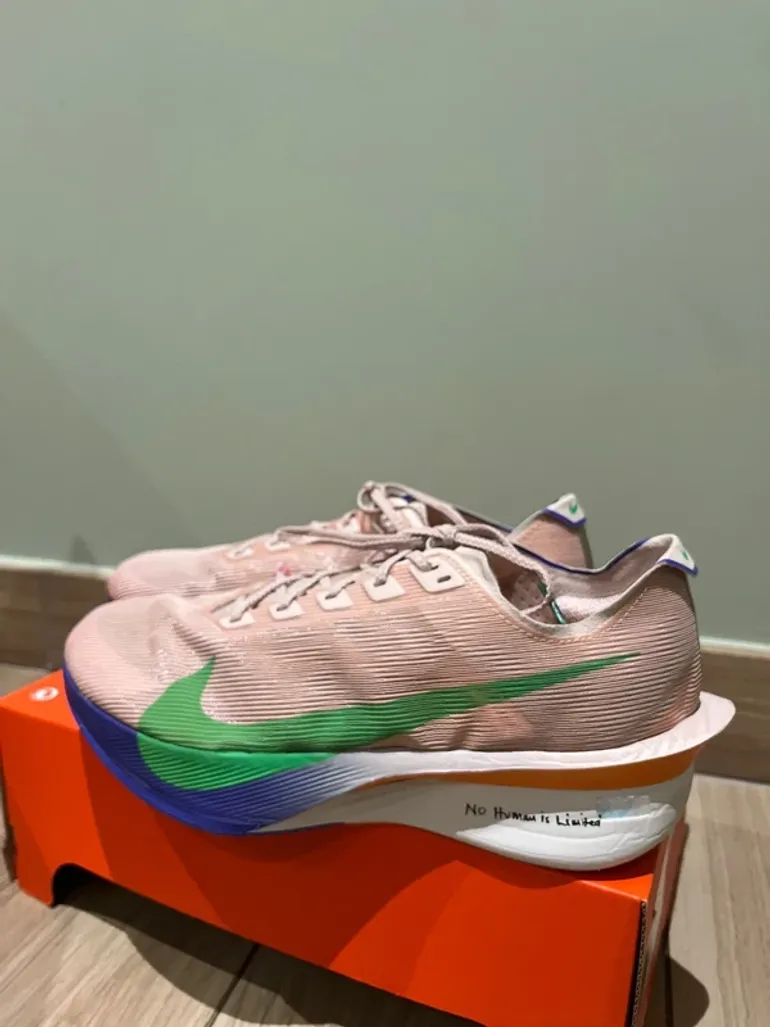 Used Nike ZoomX Vaporfly Next%4 bike — image 2 of 8