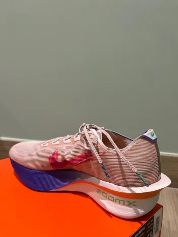 Used Nike ZoomX Vaporfly Next%4 bike — image 4 of 8