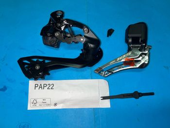 Brugt Shimano 105 DI2 RD-R7150 + FD-R7150 2026 Drivetrain & Pedals