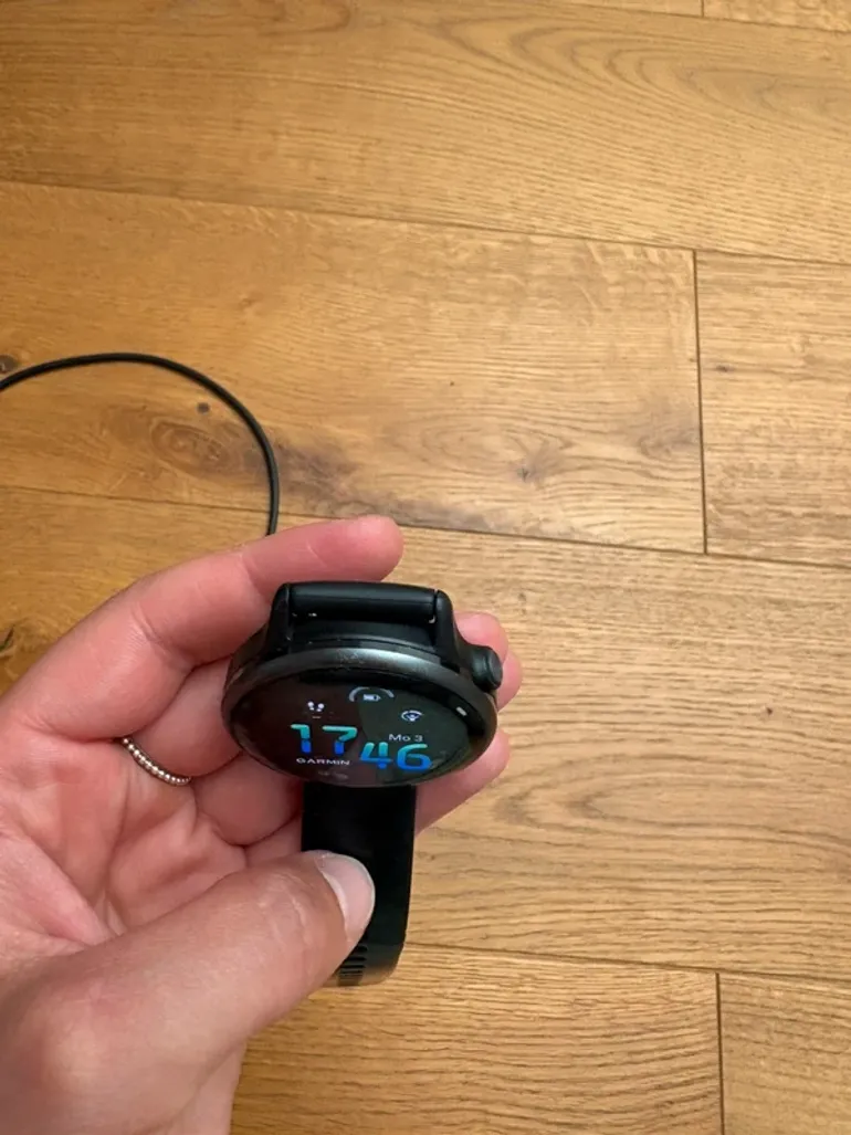 Used Garmin vívoactive 6 2025 bike — image 3 of 5