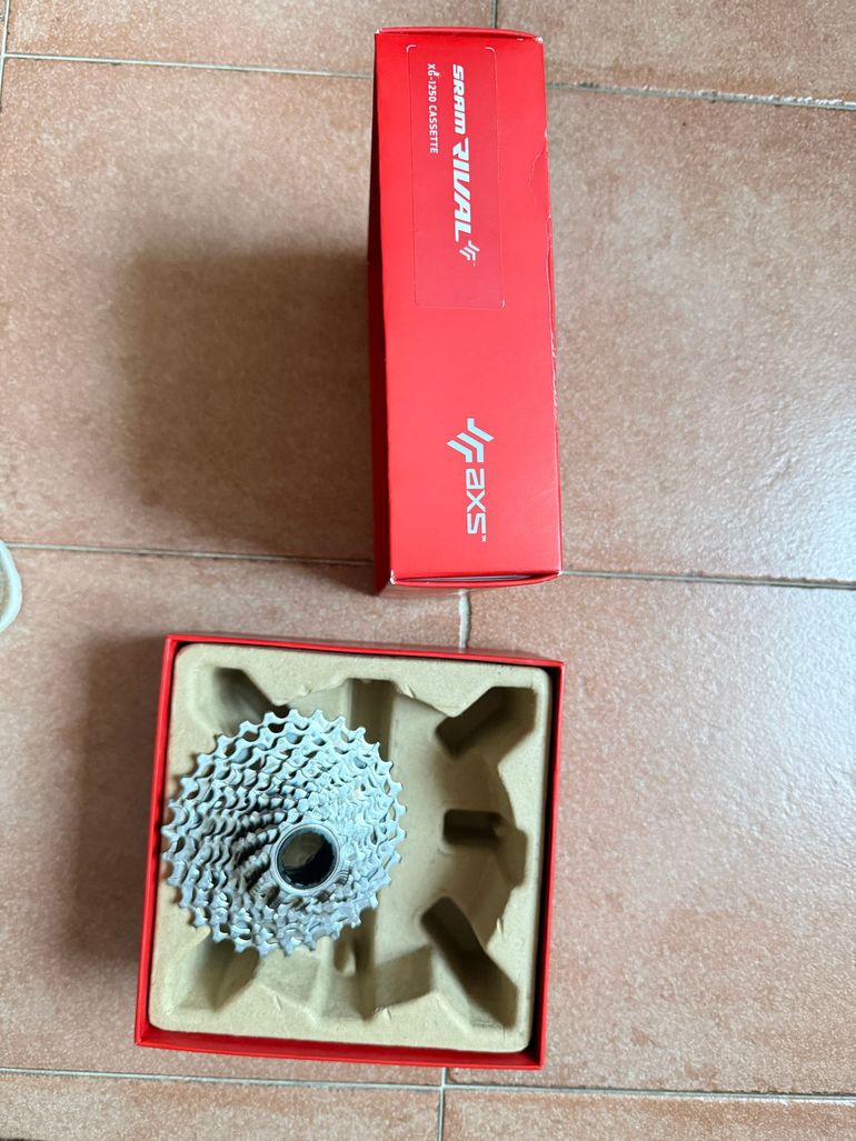 Used Sram Rival 2024 bike — image 2 of 4