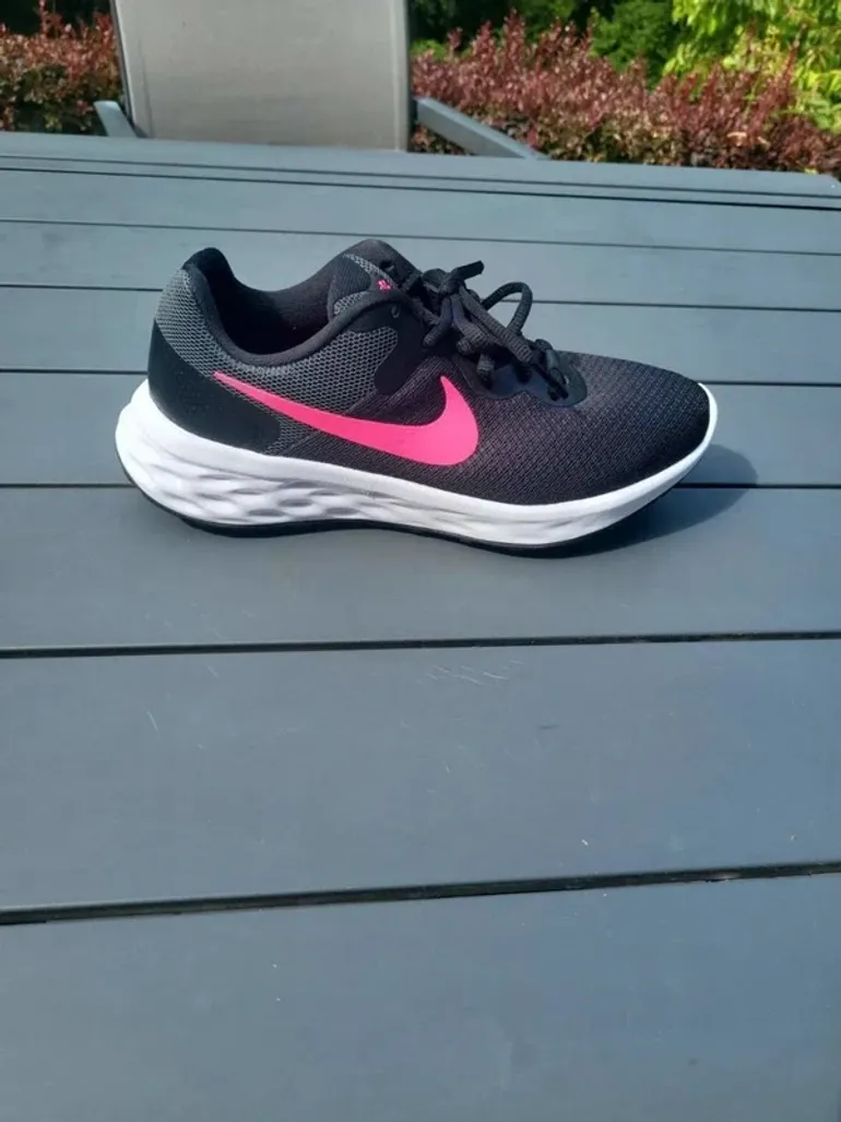 Used Hyper Revolution 6 NN bike — image 2 of 15