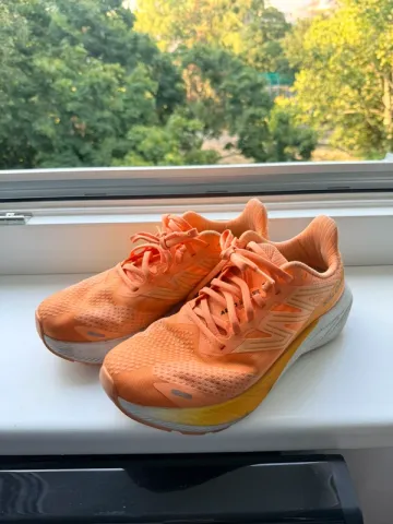 Used Salomon Aero Blaze Running Shoes