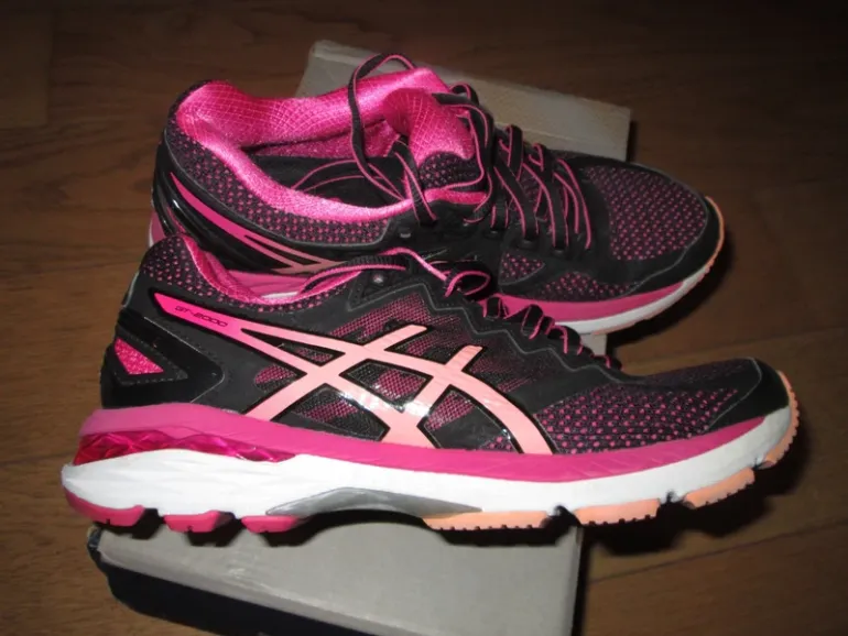 Used Asics Running Shoes bike — image 3 of 12