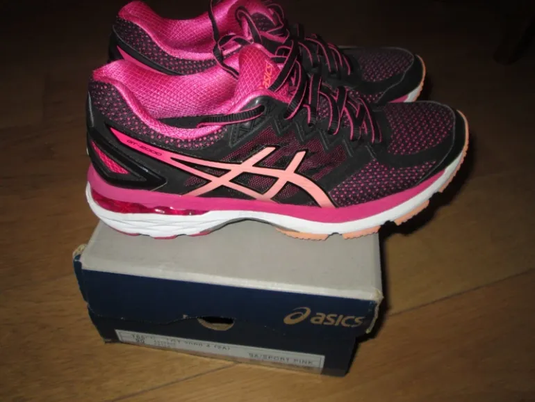 Used Asics Running Shoes bike — image 2 of 12