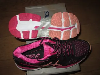 Used Asics Running Shoes bike — image 12 of 12