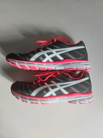 Used Asics Gel bike — image 2 of 5