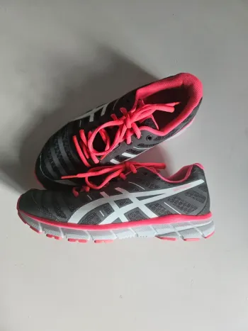 Asics Gel Running Shoes usato