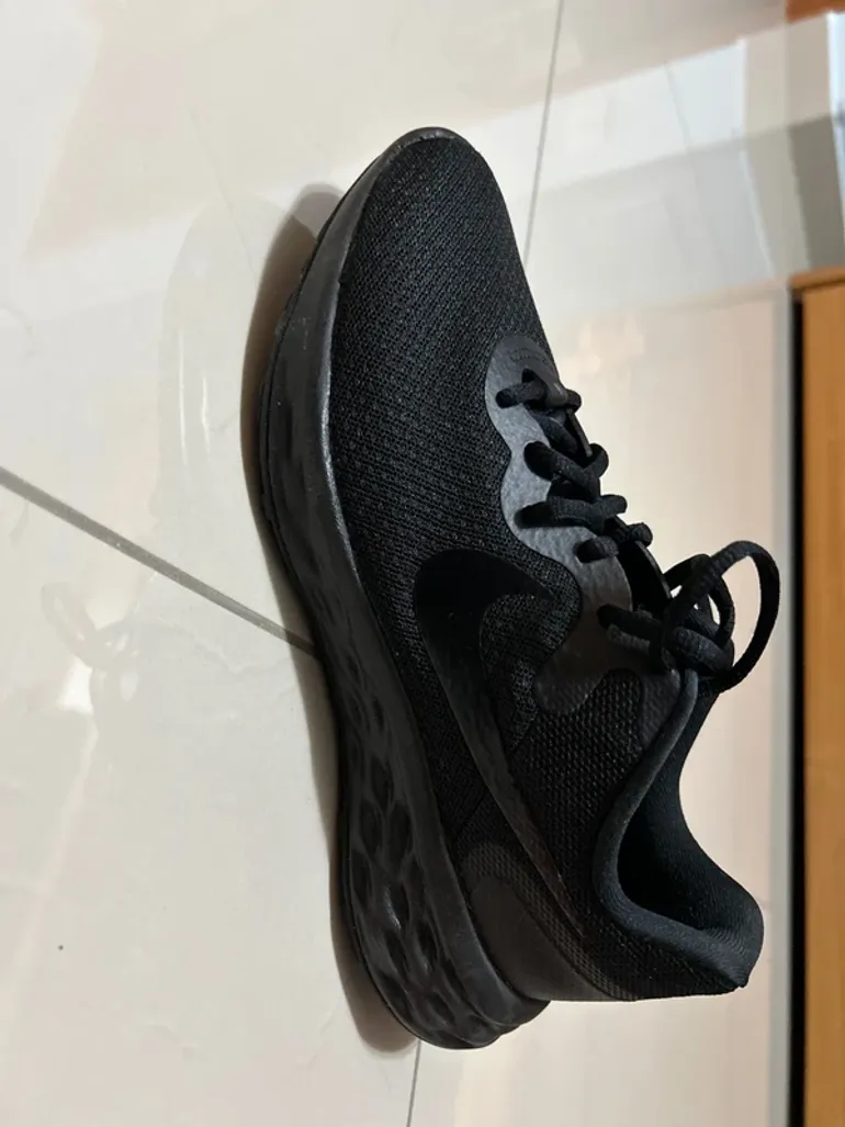 Used Nike Revolution 6 NN bike — image 3 of 7