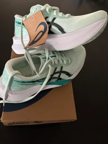 Używany Asics Magic Speed 4 bike — zdjęcie 3 z 12