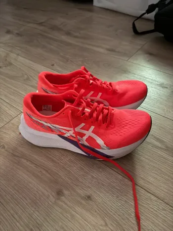 Used Asics Magic Speed 4 Running Shoes