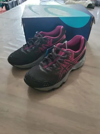 Używany Asics Gel-Sonoma 3 Running Shoes