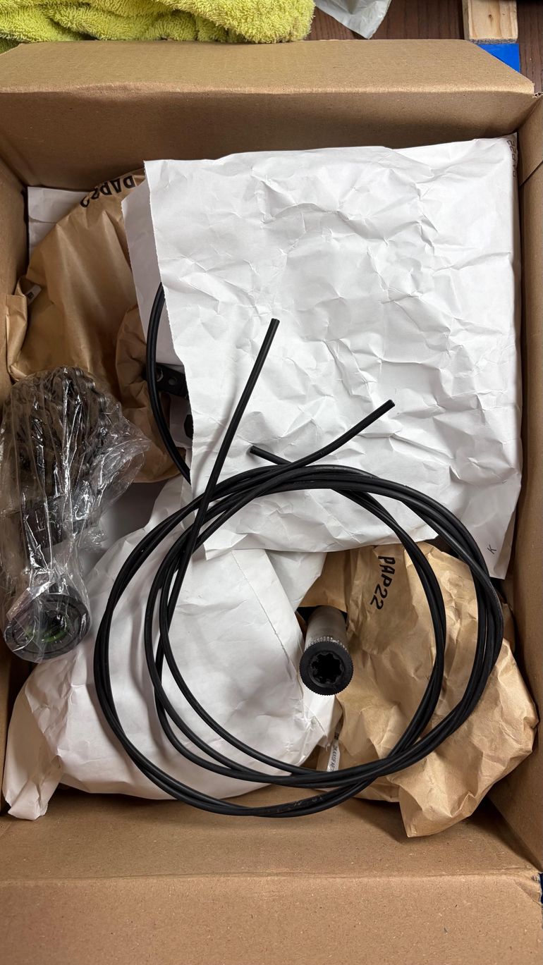Used Shimano GRX 820 2x12 Groupset bike — image 8 of 9