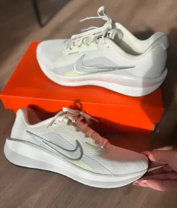 Used Nike Downshifter 13 Running Shoes