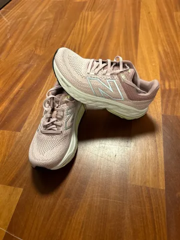 Tweedehands New Balance 860V14 Running Shoes