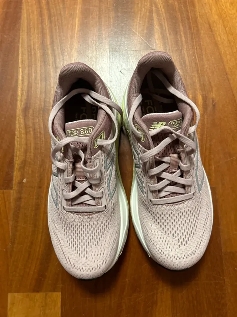 Used New Balance 860V14 bike — image 2 of 4