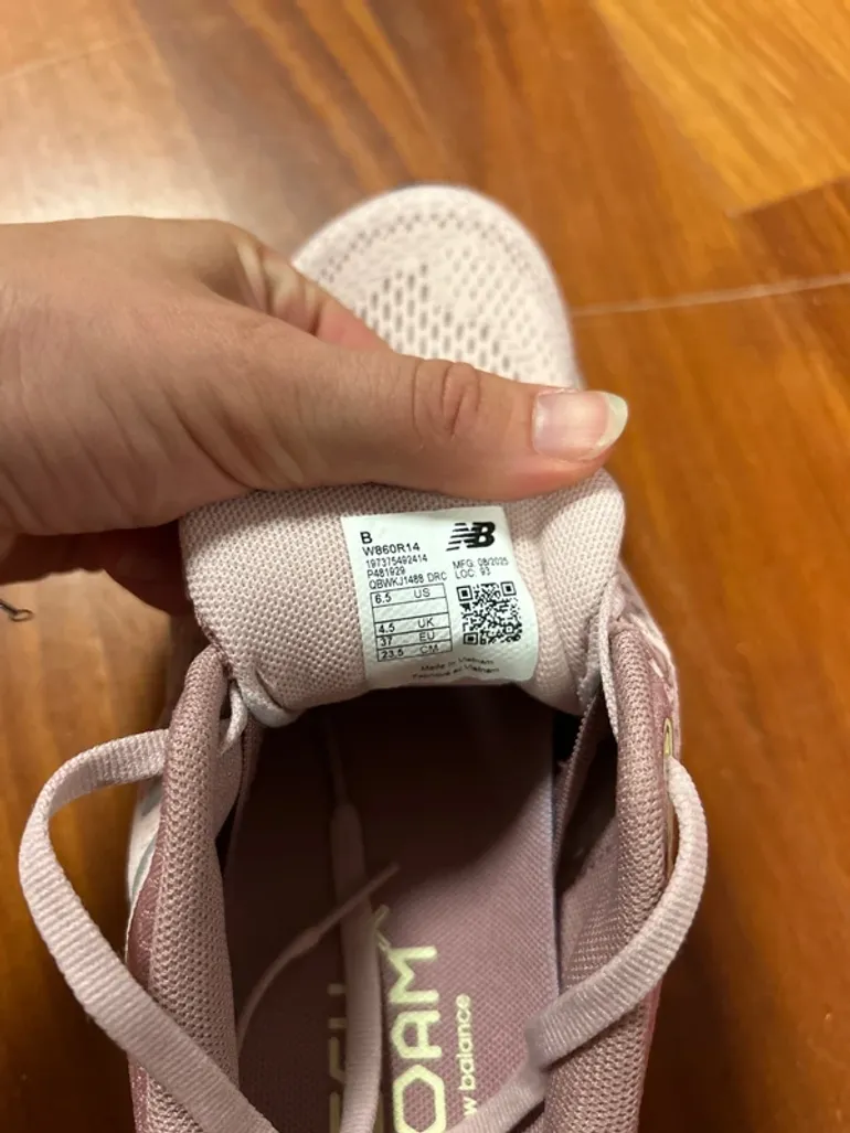 Used New Balance 860V14 bike — image 3 of 4