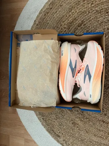 Used Brooks Ghost 18 bike — image 2 of 4