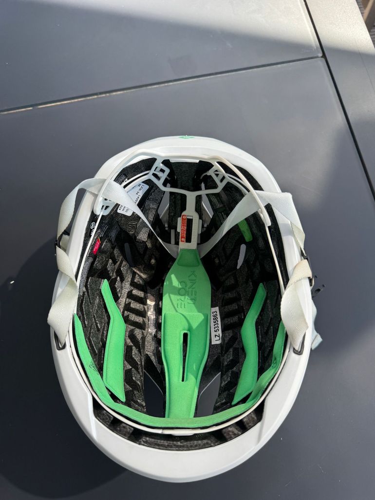 Brugt Lazer Vento KinetiCore Helmet 2024 bike — billede 6 af 6
