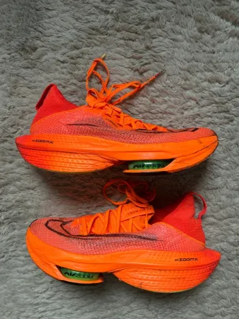 Used Nike Air Zoom Alphafly Next% 2 bike — image 4 of 7