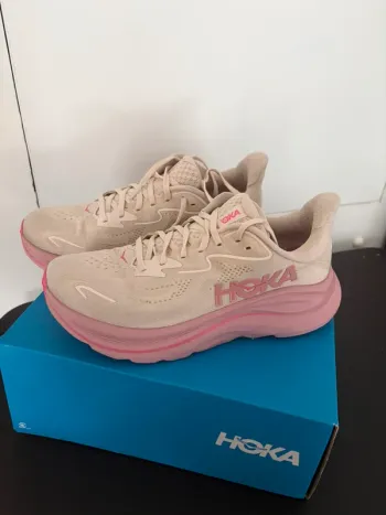 Used Hoka Clifton 10 Running Shoes