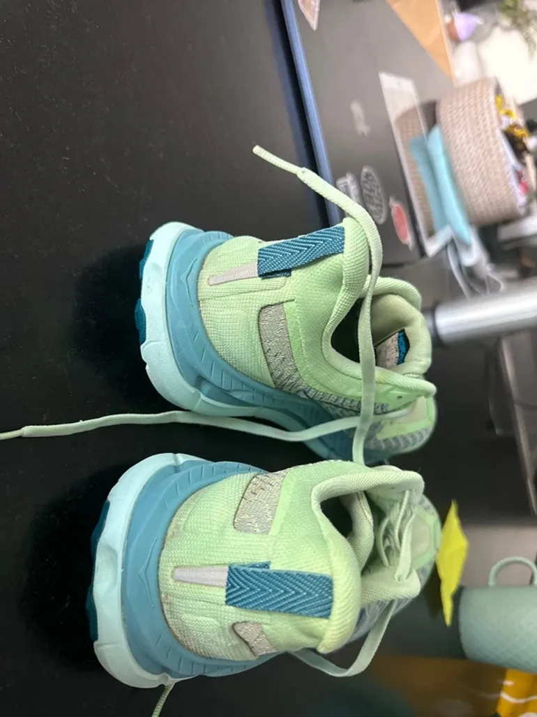 Used Hoka Trailrunning Shoes bike — image 7 of 7