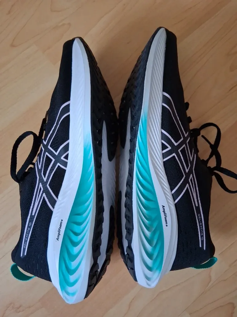 Used Asics Gel Excite 10 bike — image 3 of 9