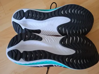 Used Asics Gel Excite 10 bike — image 4 of 9