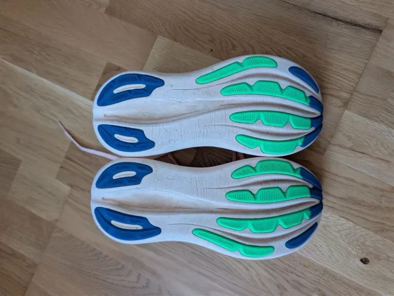 Used Asics Gel-Nimbus 28 bike — image 6 of 6