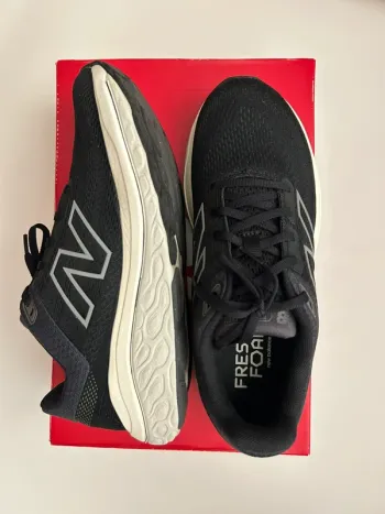 Used New Balance Fresh Foam 860 v14 bike — image 2 of 7