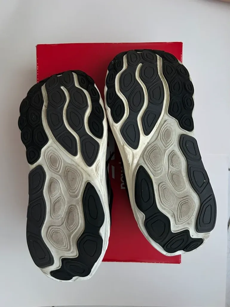 Used New Balance Fresh Foam 860 v14 bike — image 5 of 7