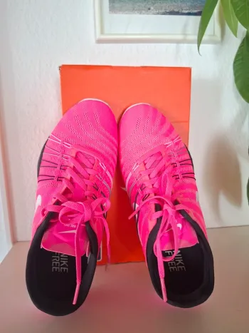 Used Nike Free TR 6 bike — image 5 of 9