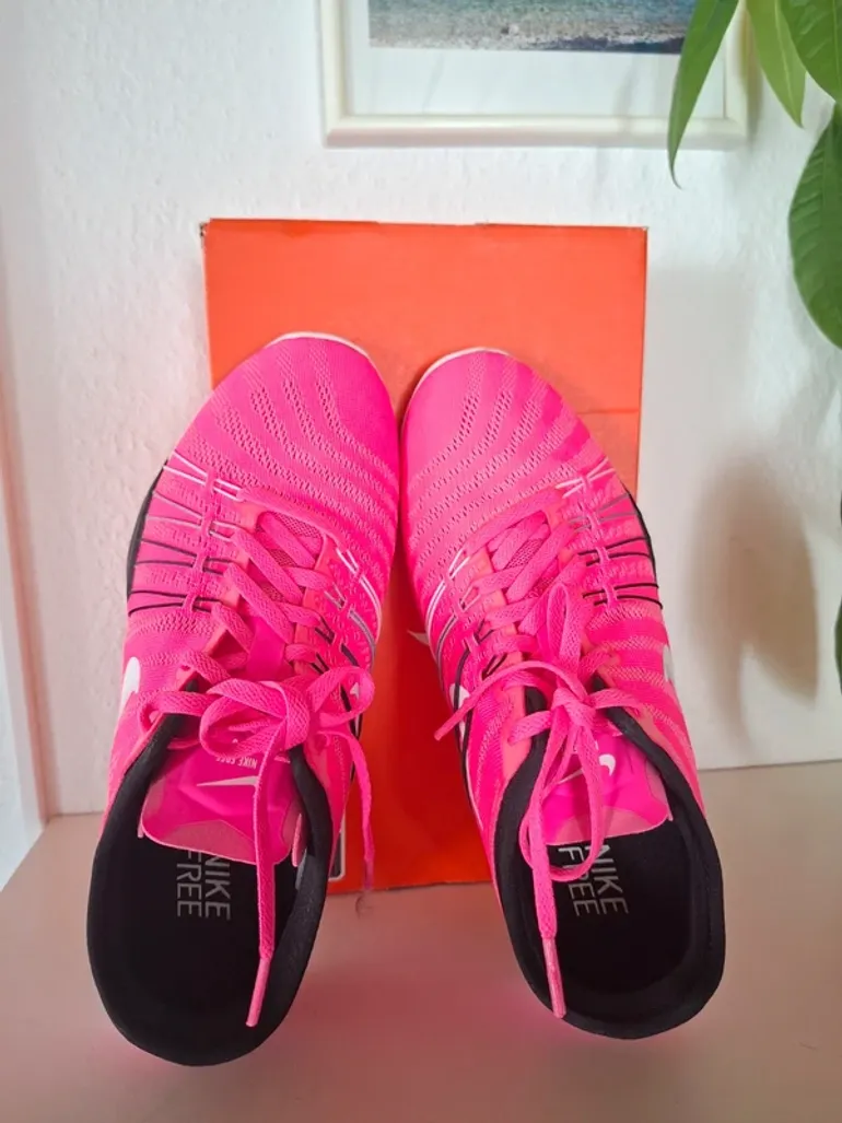 Used Nike Free TR 6 bike — image 5 of 9