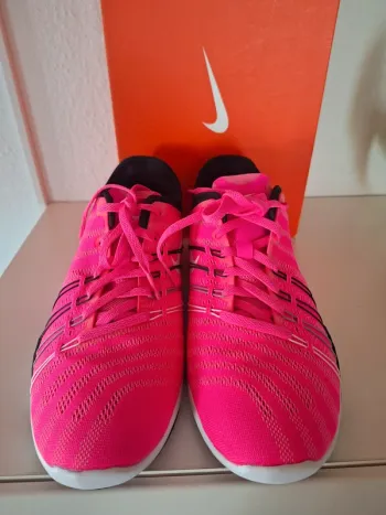 Used Nike Free TR 6 bike — image 7 of 9