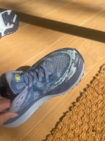 Used Hoka Trailrunning Shoes bike — image 2 of 4