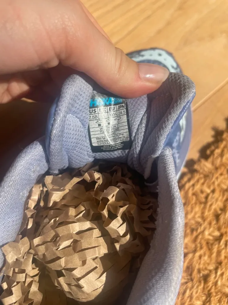 Used Hoka Trailrunning Shoes bike — image 3 of 4