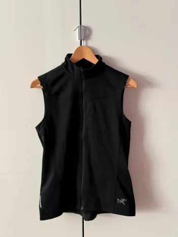 Tweedehands Arc’teryx Windstopper Laufweste Running Accessories