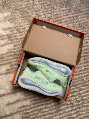 Used Division Vomero Plus ZoomX Running Shoes